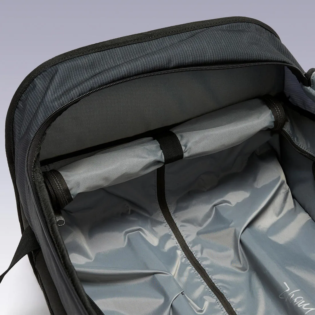70L Suitcase Essential