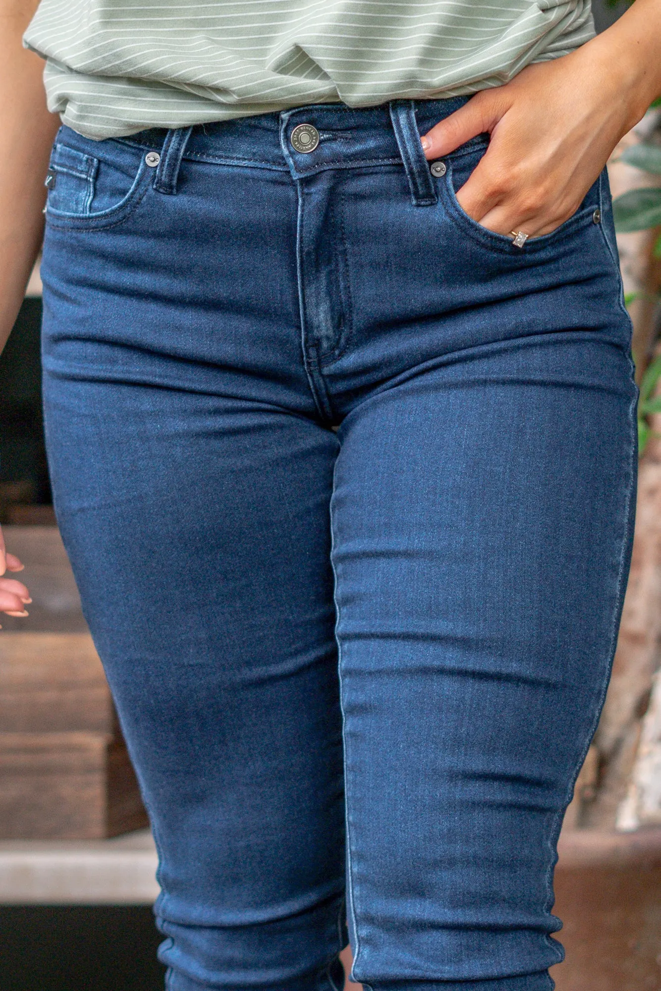 Annaka Mid Rise Super Skinny