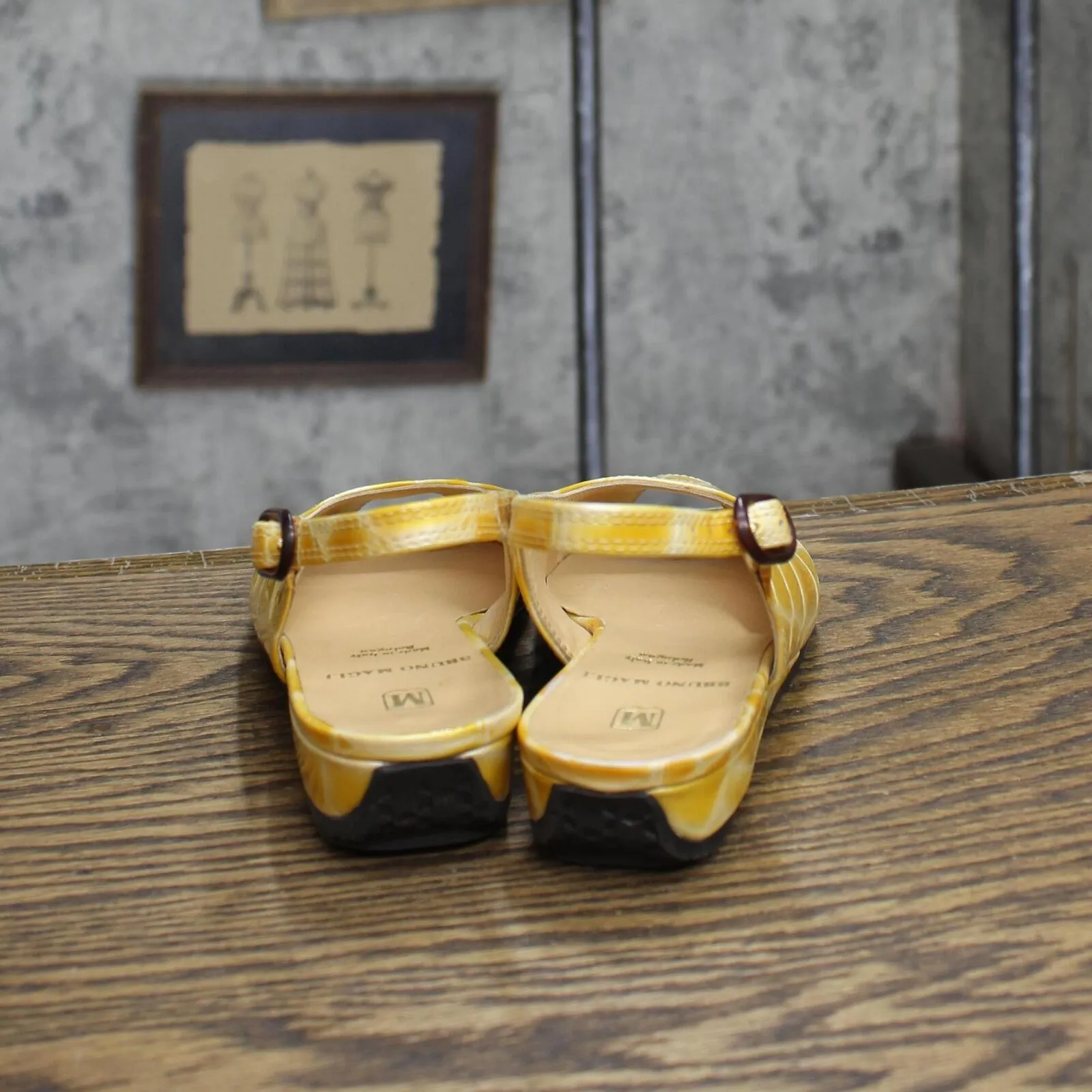 Bruno Magli Womens Vintage Leather Low Wedge Strap Sandals Yellow 6B