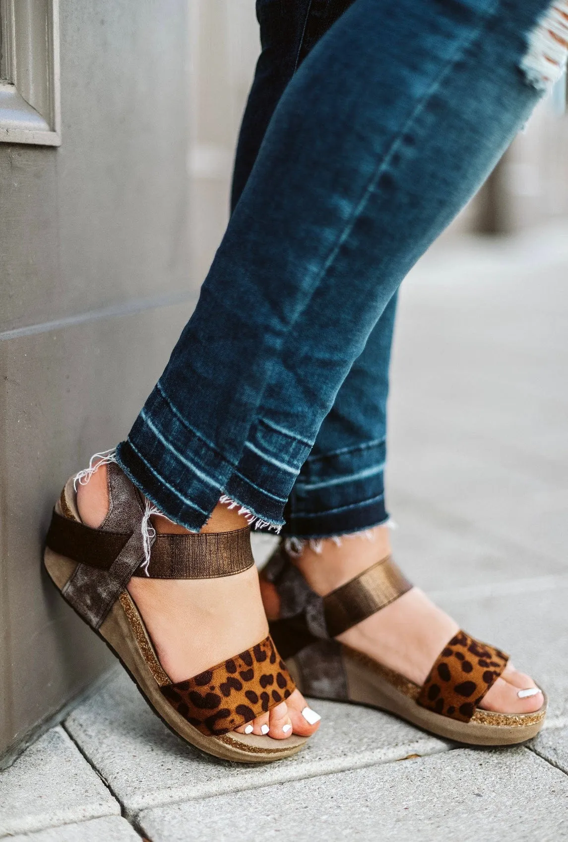 Chase The Moon Wedge , Brown