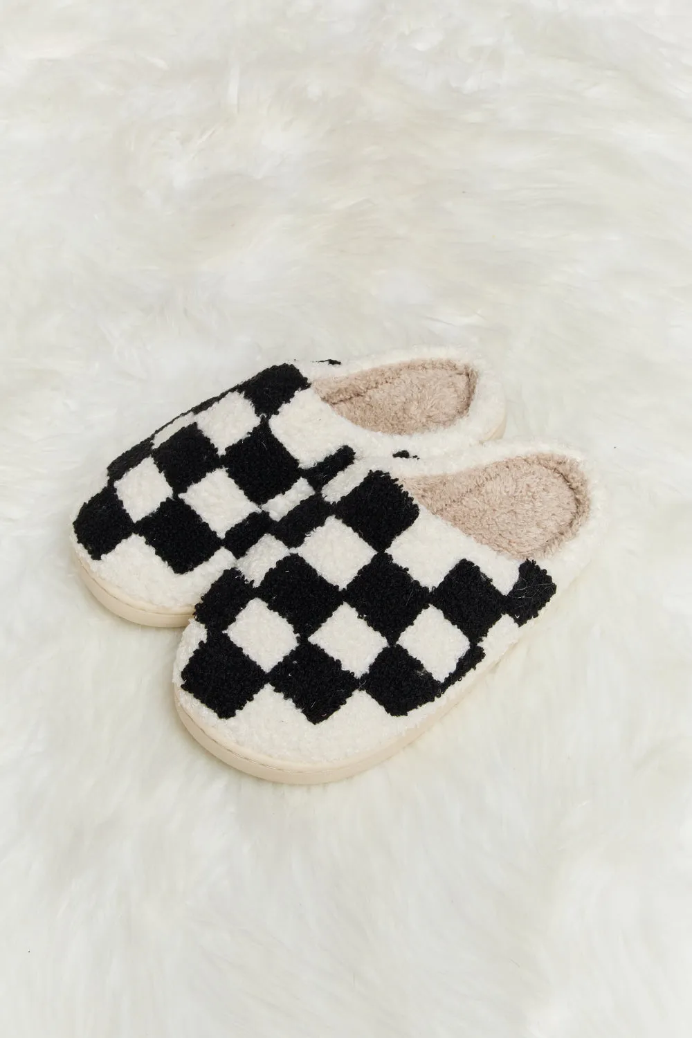 CHECKERED PRINT PLUSH SLIDE SLIPPERS