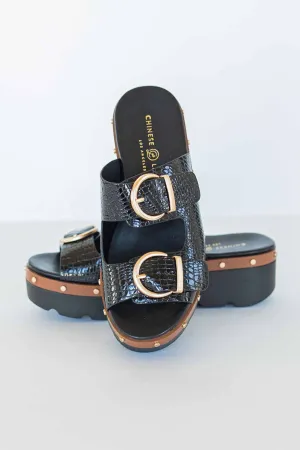 [CHINESE LAUNDRY] SURF UP CROCO SANDALS-BLACK