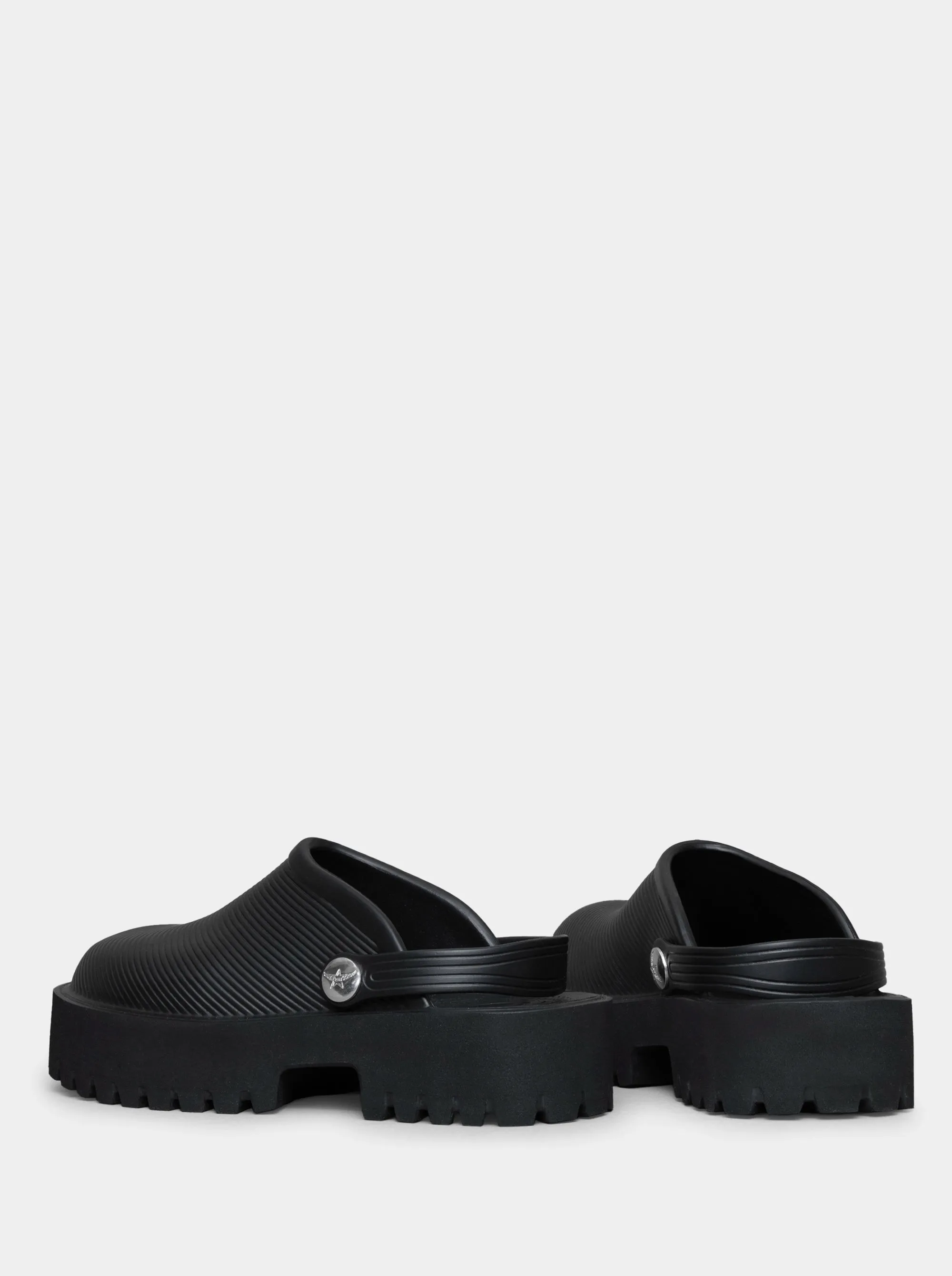 COSMOS BLACK SLIPPERS
