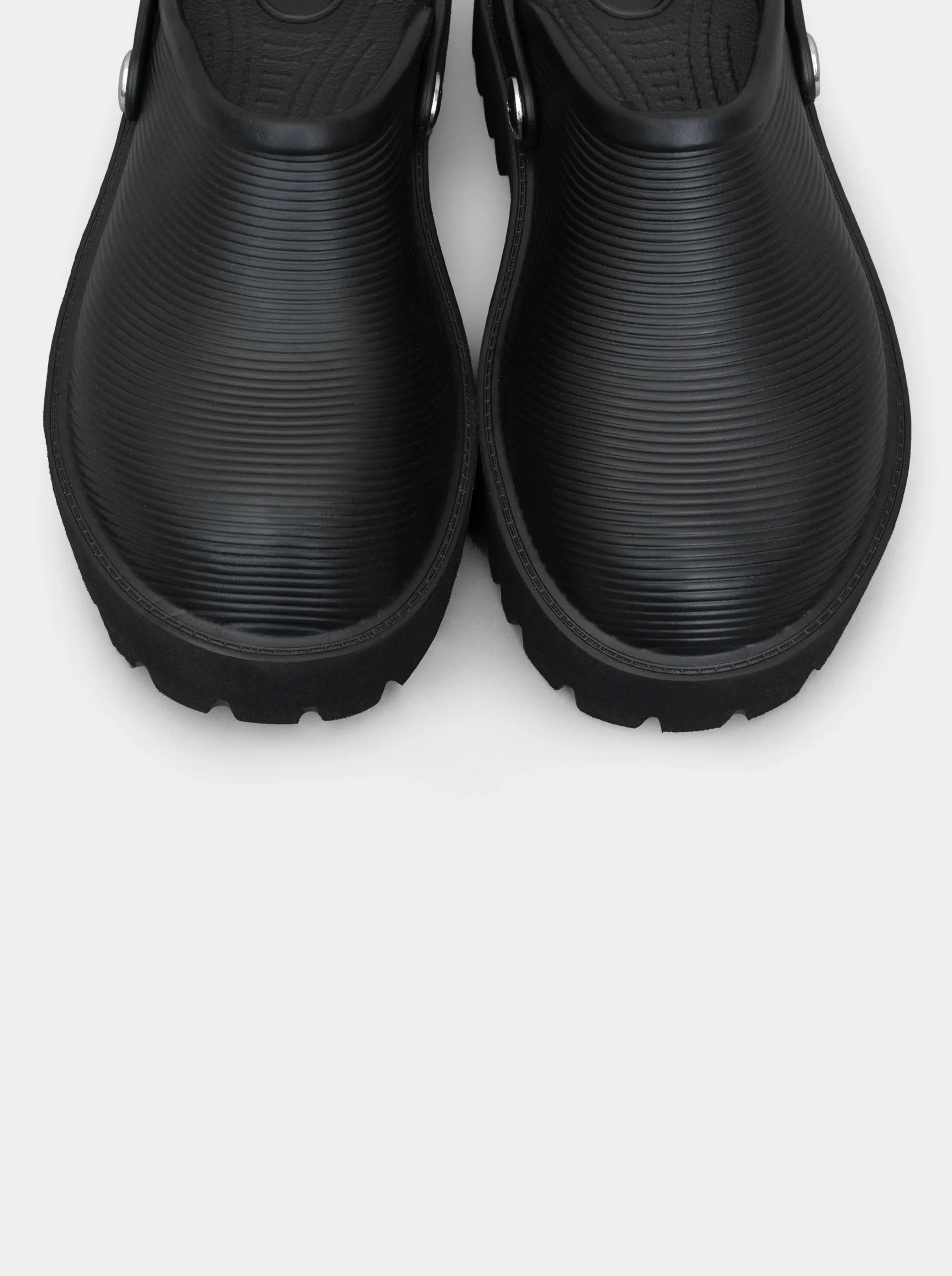 COSMOS BLACK SLIPPERS