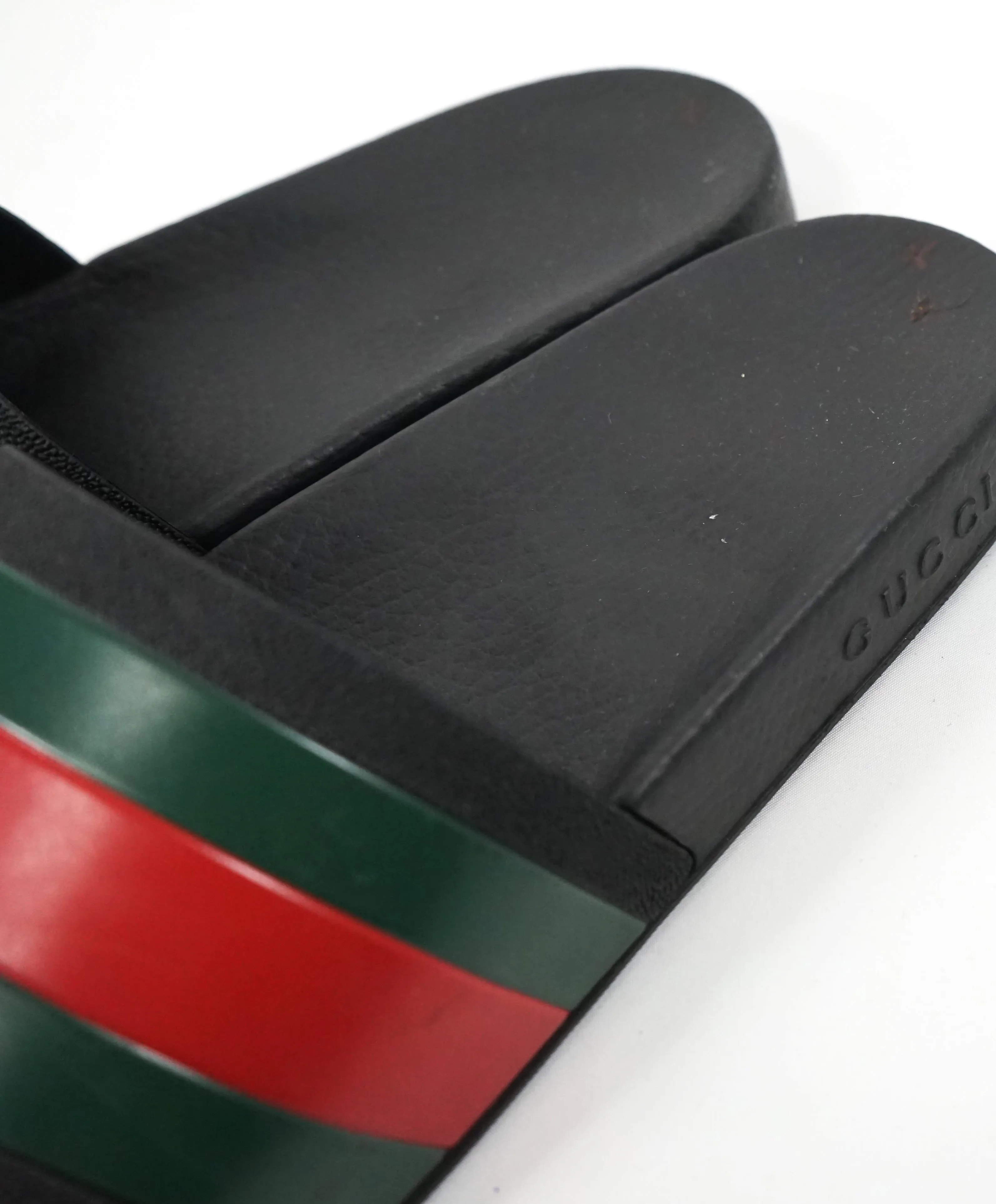 GUCCI - Iconic Green & Red Stripe Slides "72" Slippers - 8