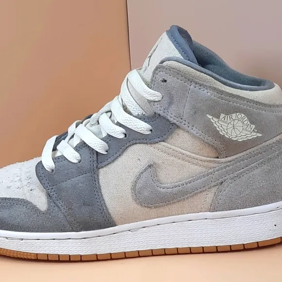Jordan 1 Mid SE Coconut Milk Particle Grey (GS)