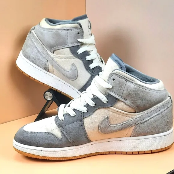 Jordan 1 Mid SE Coconut Milk Particle Grey (GS)