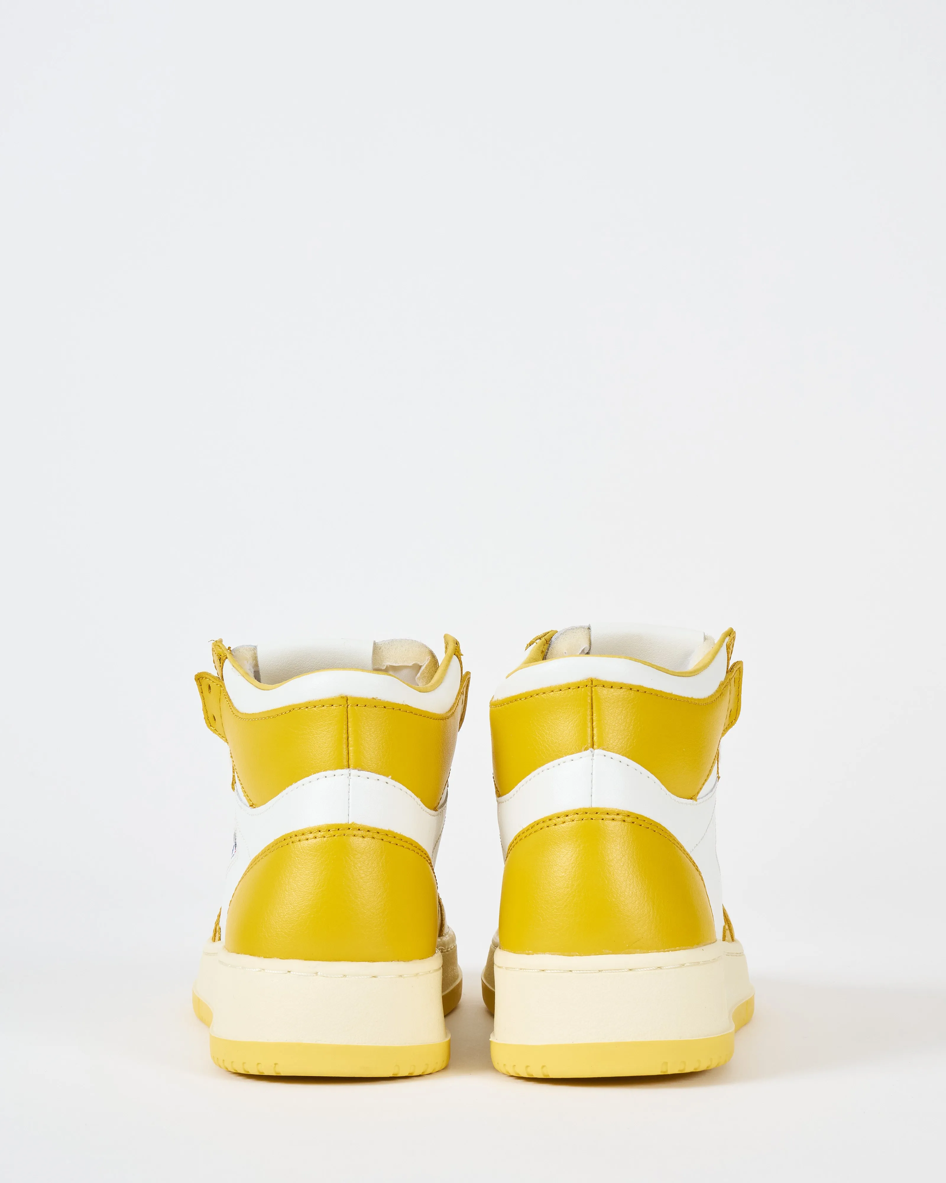 medalist mid sneaker