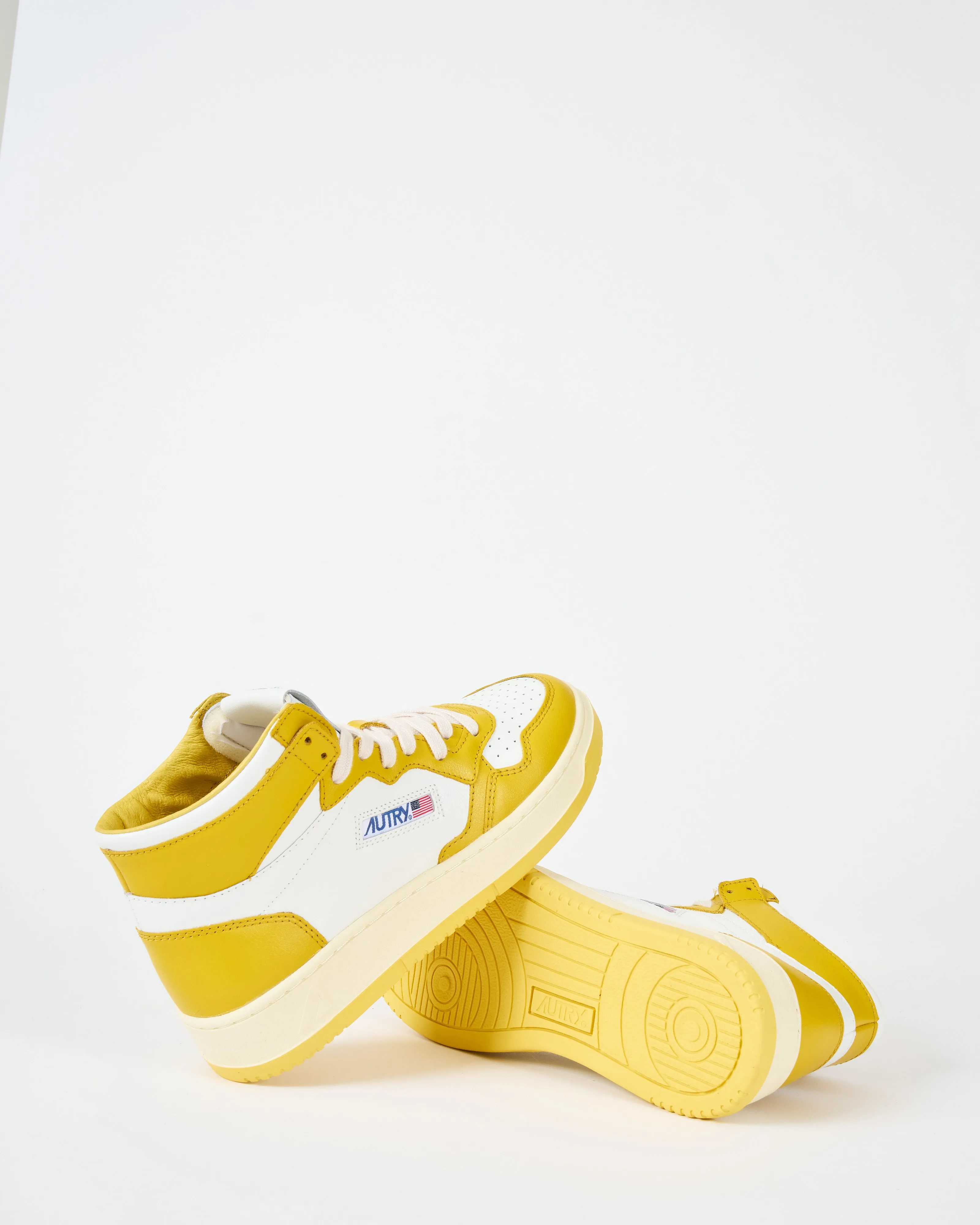 medalist mid sneaker