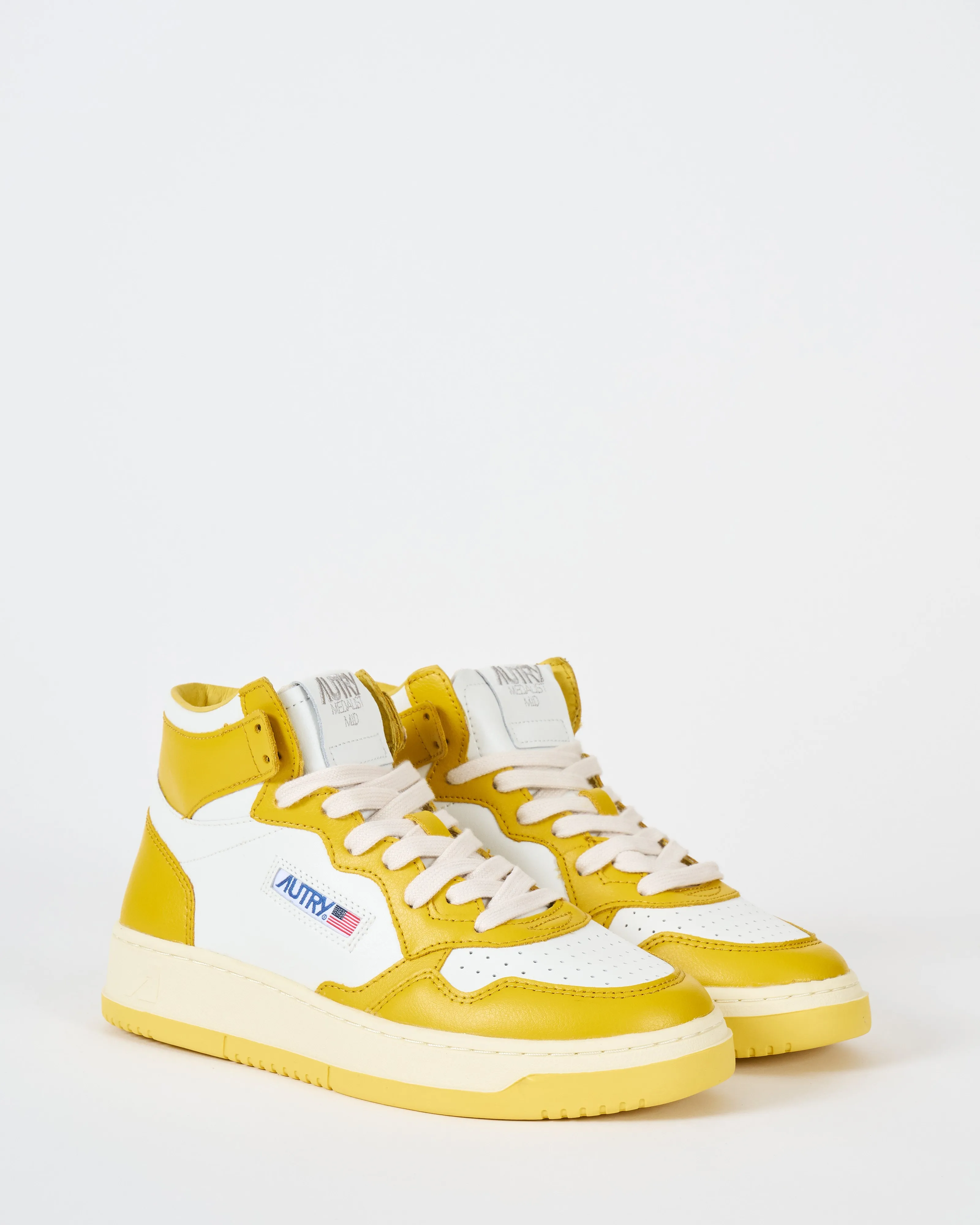 medalist mid sneaker