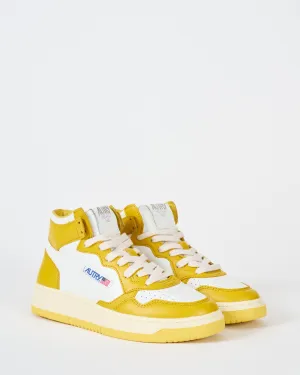medalist mid sneaker