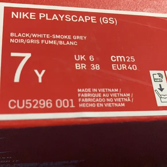 New Nike sandals 6 Y &amp; 7 Y (Big Boy)