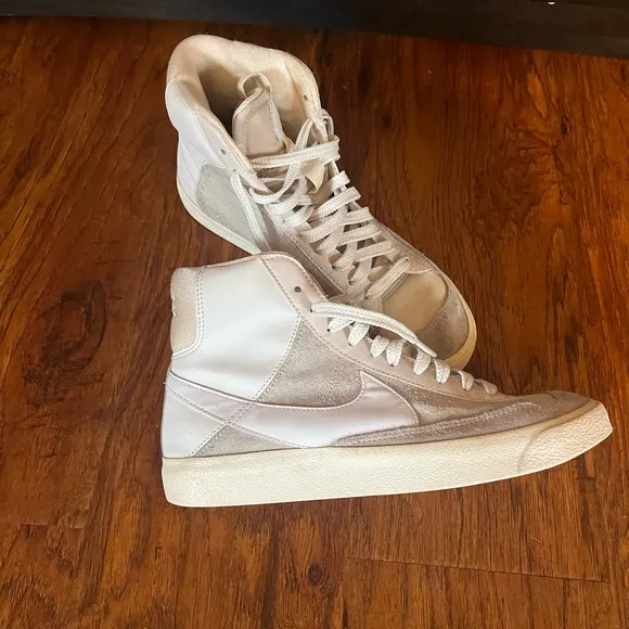 Nike Blazer Mid 77 SE. Size 6.5Y