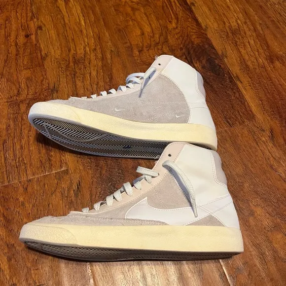 Nike Blazer Mid 77 SE. Size 6.5Y