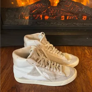 Nike Blazer Mid 77 SE. Size 6.5Y