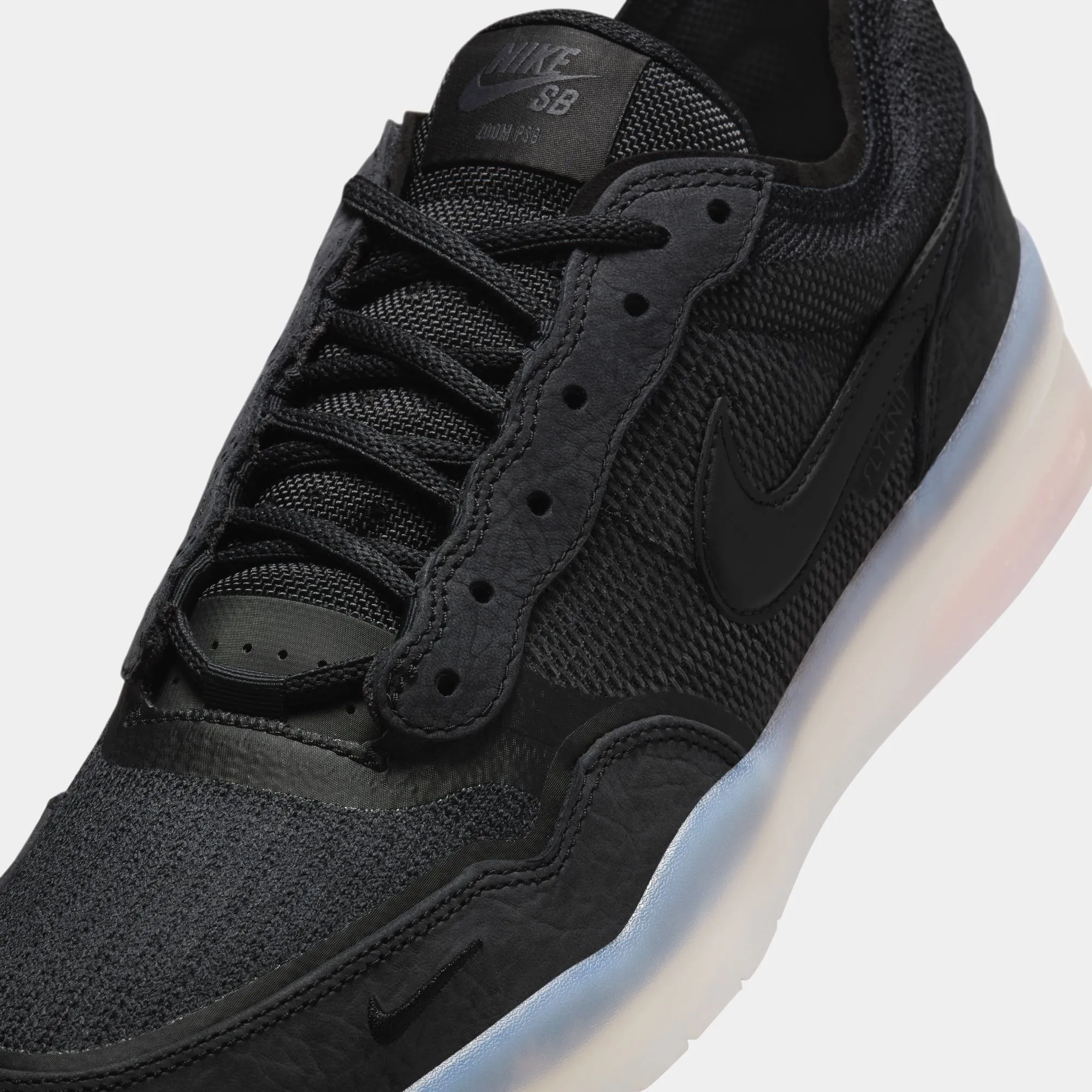 NIKE SB PS8 - BLACK/BLACK