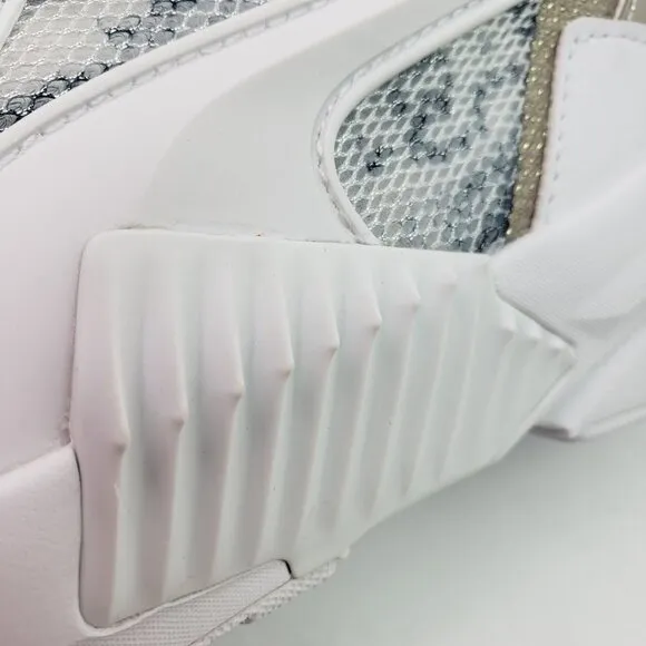 PUMA Provoke XT Untamed Mid Womens Size 5.5 White Silver Sneaker Shoes 194432-01