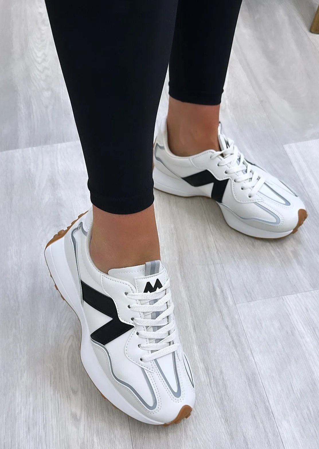 Trish Beige/Black Side Trainers